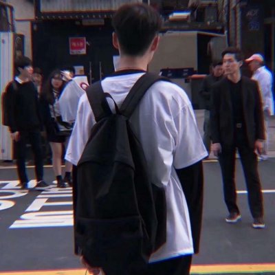 孤单一个人伤感男生背影头像图片