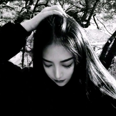 女生高清伤感黑白头像图片