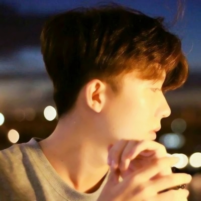 真人网图头像男伤感帅气图片