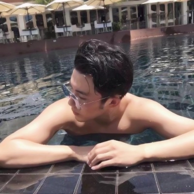 真人网图头像男伤感帅气图片