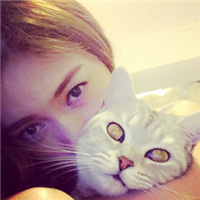 qq头像真人男女生抱猫情侣图片