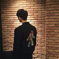 网图头像男真人背影