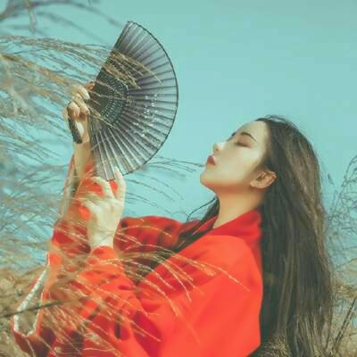 女生红色古风头像超仙
