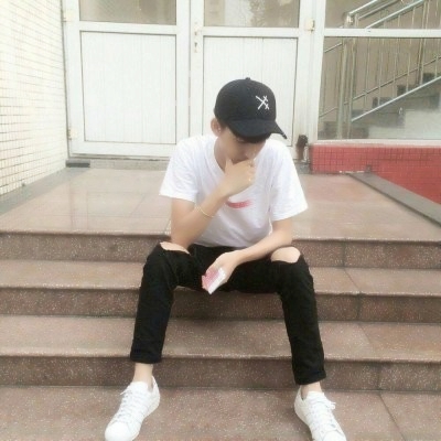 真人网图头像男伤感帅气图片