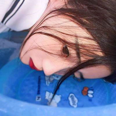 头像女冷漠至极伤感
