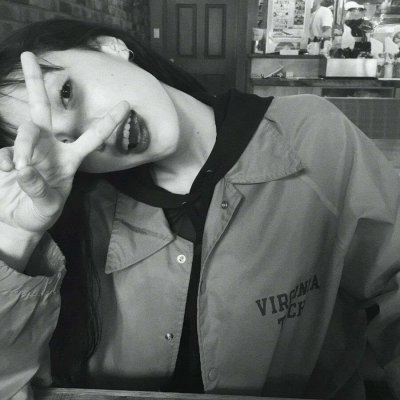女生高清伤感黑白头像图片