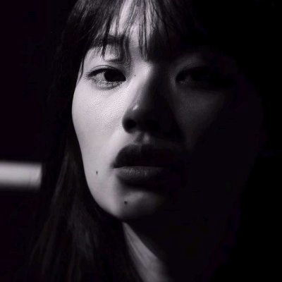 女生高清伤感黑白头像图片