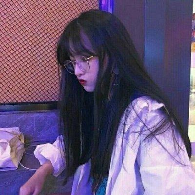 真人女生头像唯美梦幻紫色系