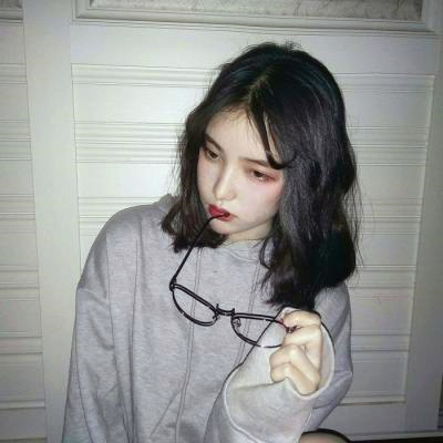 头像女冷漠至极伤感