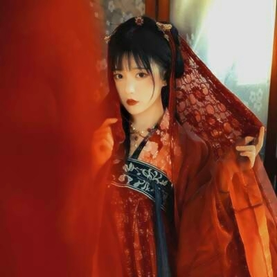 女生红色古风头像超仙