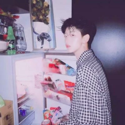 qq情侣头像一男一女两张真人图片