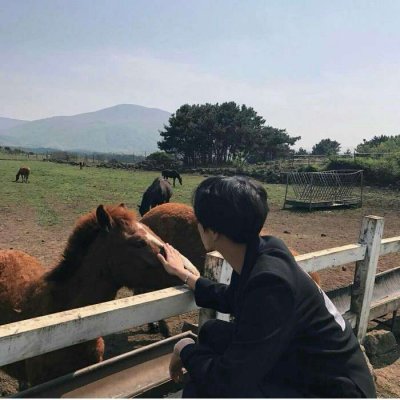 孤单一个人伤感男生背影头像图片