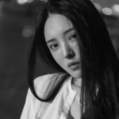 女生高清伤感黑白头像图片