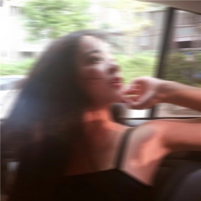 网图女生头像模糊不清