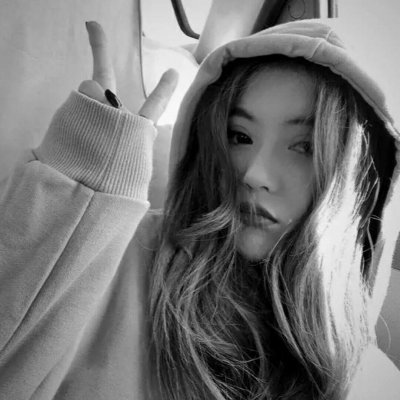 女生头像伤感黑白颓废图片