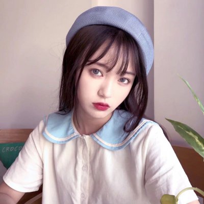 戴帽子女生头像时尚高清图片