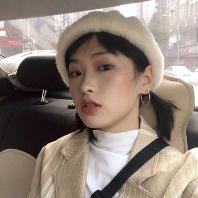 戴帽子女生头像时尚高清图片