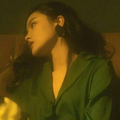 高冷港风头像复古女生冷淡图片