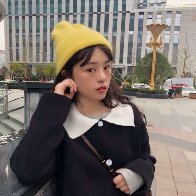 戴帽子女生头像时尚高清图片
