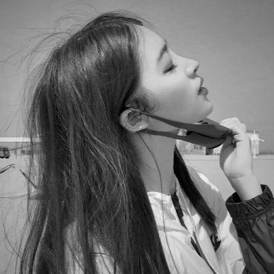 女生头像伤感黑白颓废图片
