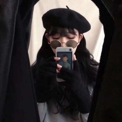 戴帽子女生头像时尚高清图片