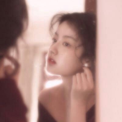 高冷港风头像复古女生冷淡图片