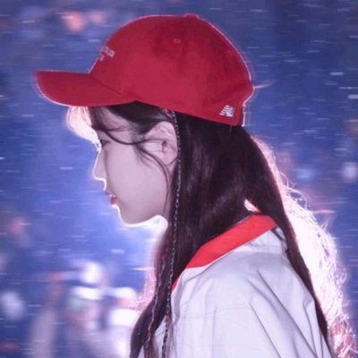 戴帽子女生头像时尚高清图片