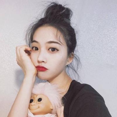 微信头像女可爱萌真人图片