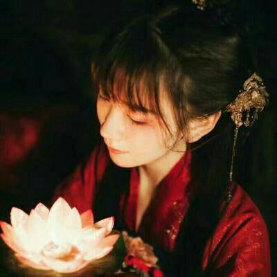 古风头像女真人红衣清冷伤感图片