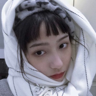 戴帽子女生头像时尚高清图片