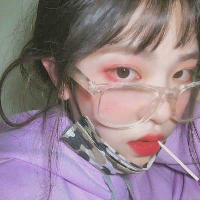 微信头像戴眼镜女
