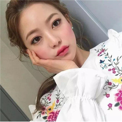 微信自拍头像女生可爱甜美图片