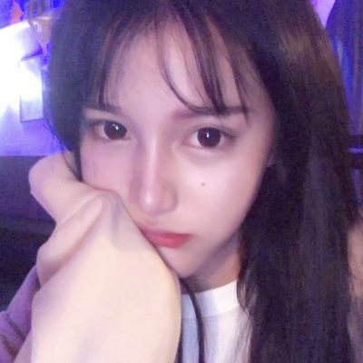 紫色系女生头像真人背景图片