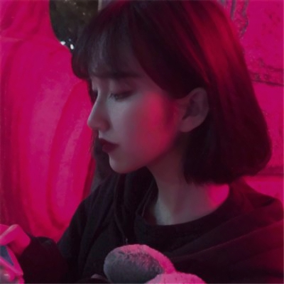 微信女生头像高冷短发图片