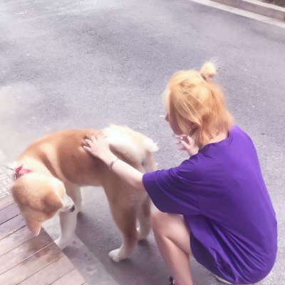 紫色系女生头像真人背景图片