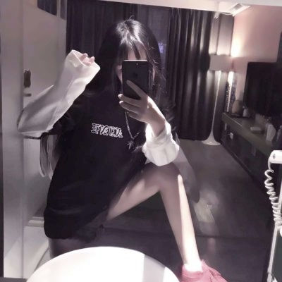 闺蜜头像拿手机挡脸