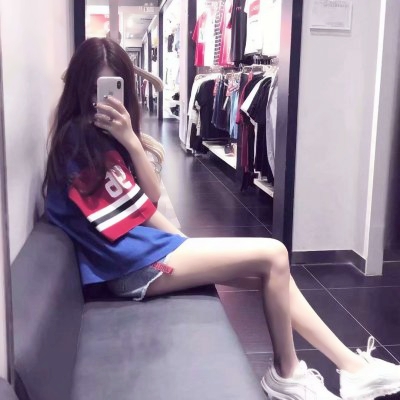 闺蜜头像拿手机挡脸