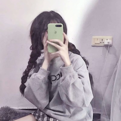 闺蜜头像拿手机挡脸
