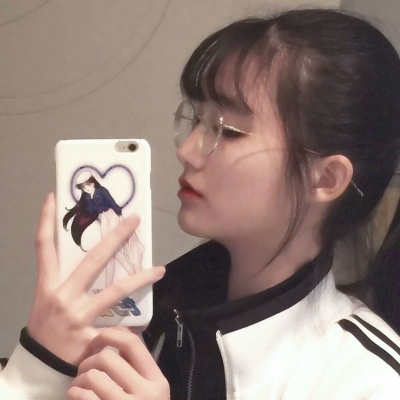 闺蜜qq头像两个一人一张照片