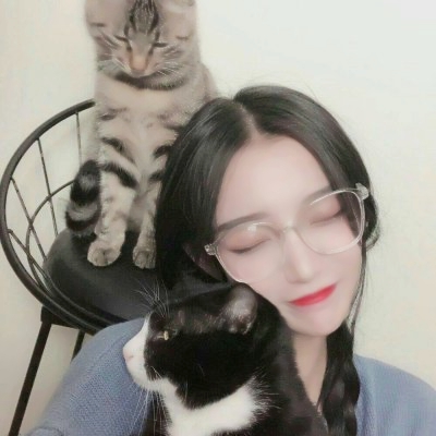 微信头像戴眼镜女
