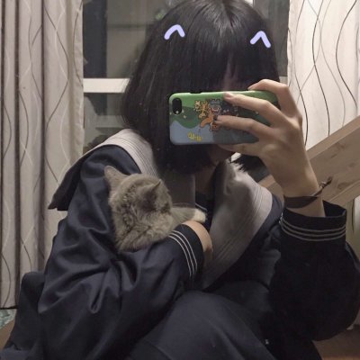 女生微信头像拿手机挡脸的霸气图片