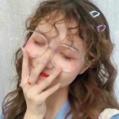 微信头像戴眼镜女