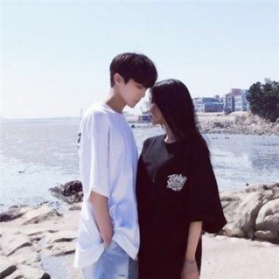 真人双人拥抱接吻情侣头像一对