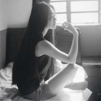 黑白头像女生高冷侧面