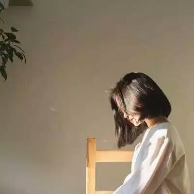 短发酷女人头像超酷