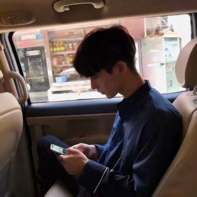 真实的男生帅头像图片