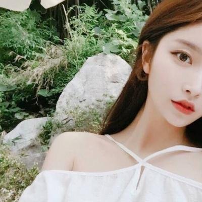 漂亮美女小姐姐头像小清新图片