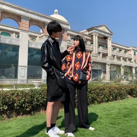 真人情侣一左一右一对两张高冷头像