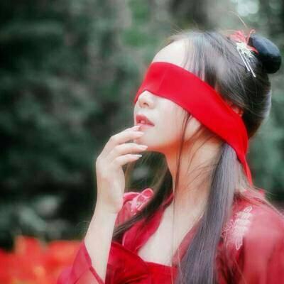 古风红衣霸气女生头像
