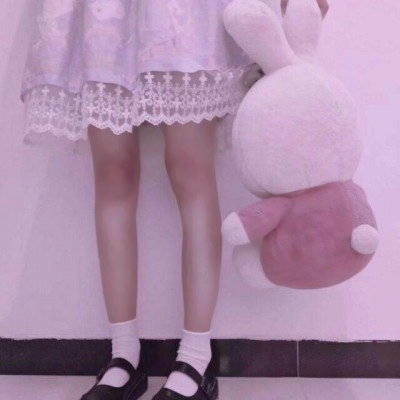 只露腿的女生头像